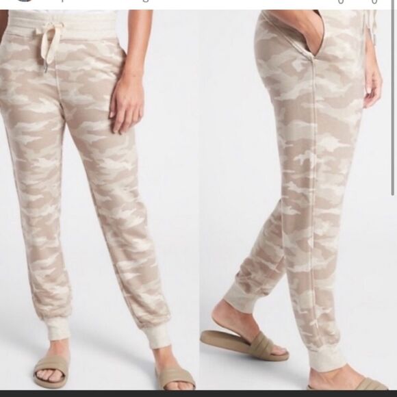 NWOT Athleta Balance Printed Jogger - Picture 1 of 7